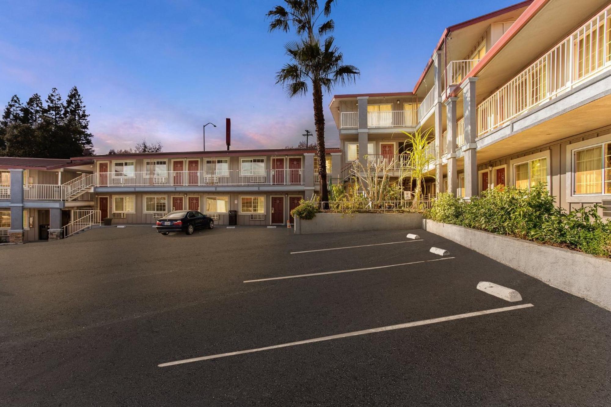 Red Roof Inn Redding Εξωτερικό φωτογραφία